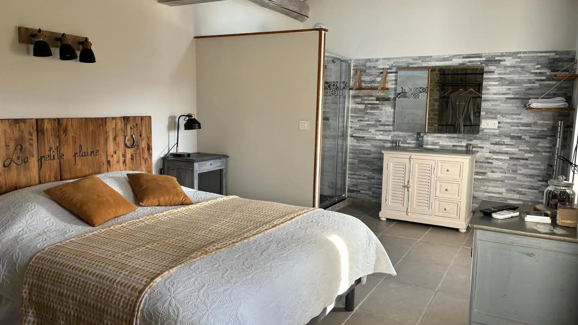 La Petite Plaine Hotel Clansayes Guest house