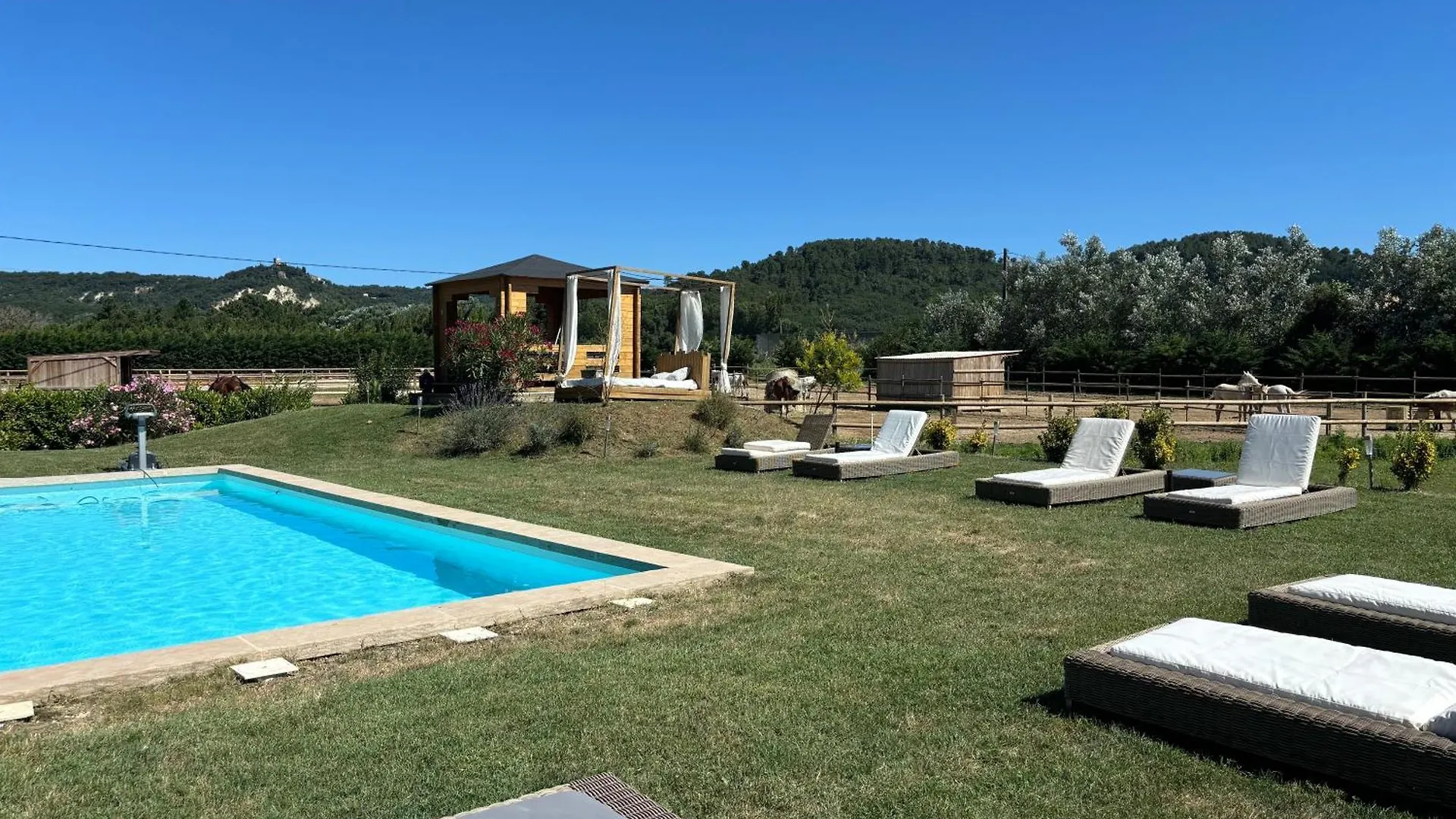 La Petite Plaine Hotel Clansayes France